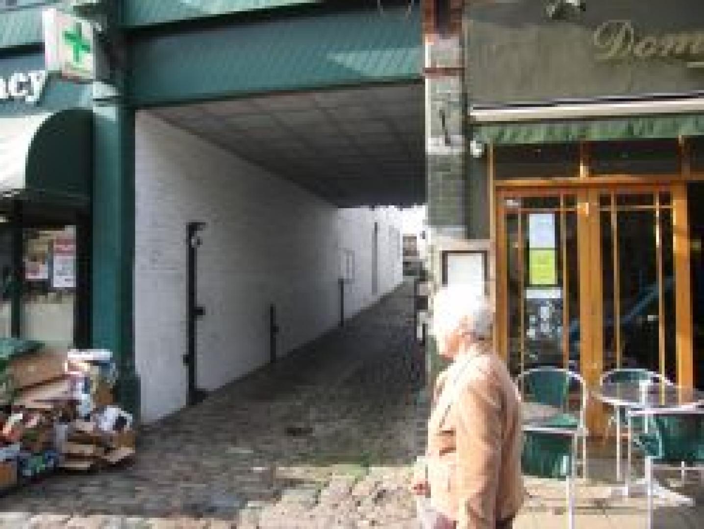 			VIEWINGS ARE HIGHLY RECOMMENDED!, 2 Bedroom, 1 bath, 1 reception Flat			 South End Road, HAMPSTEAD NW3